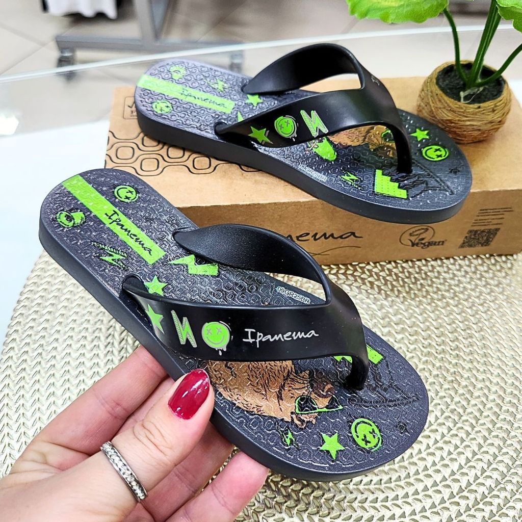 Chinelo Infantil Ipanema Capivara Skatista em Oferta na Shopee