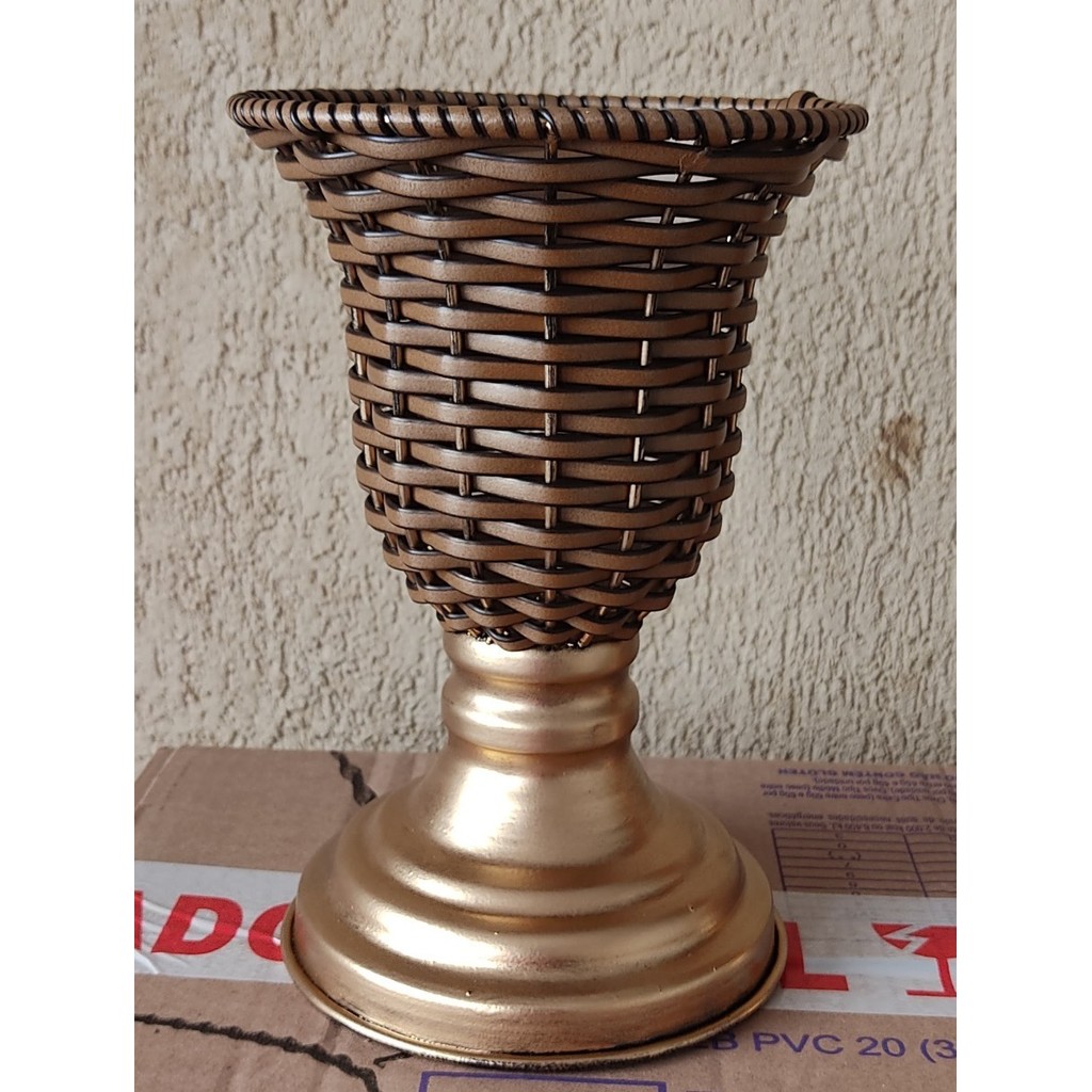 2 Vasos Taça De Mesa Junco Base Dourada 23CM