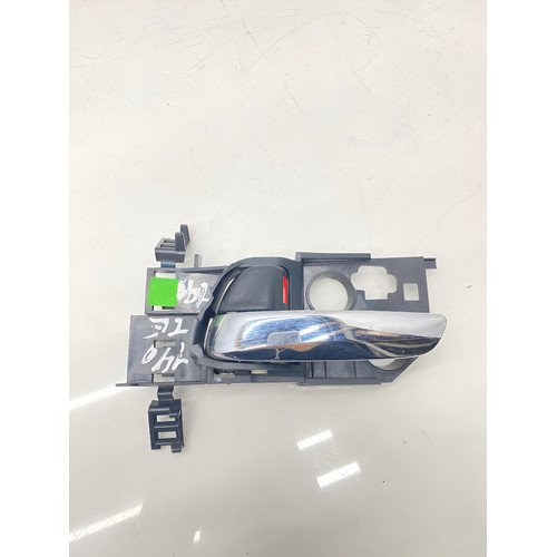 Maçaneta Interna Porta Dianteira Esquerda Honda Hrv 2018 Dianteira