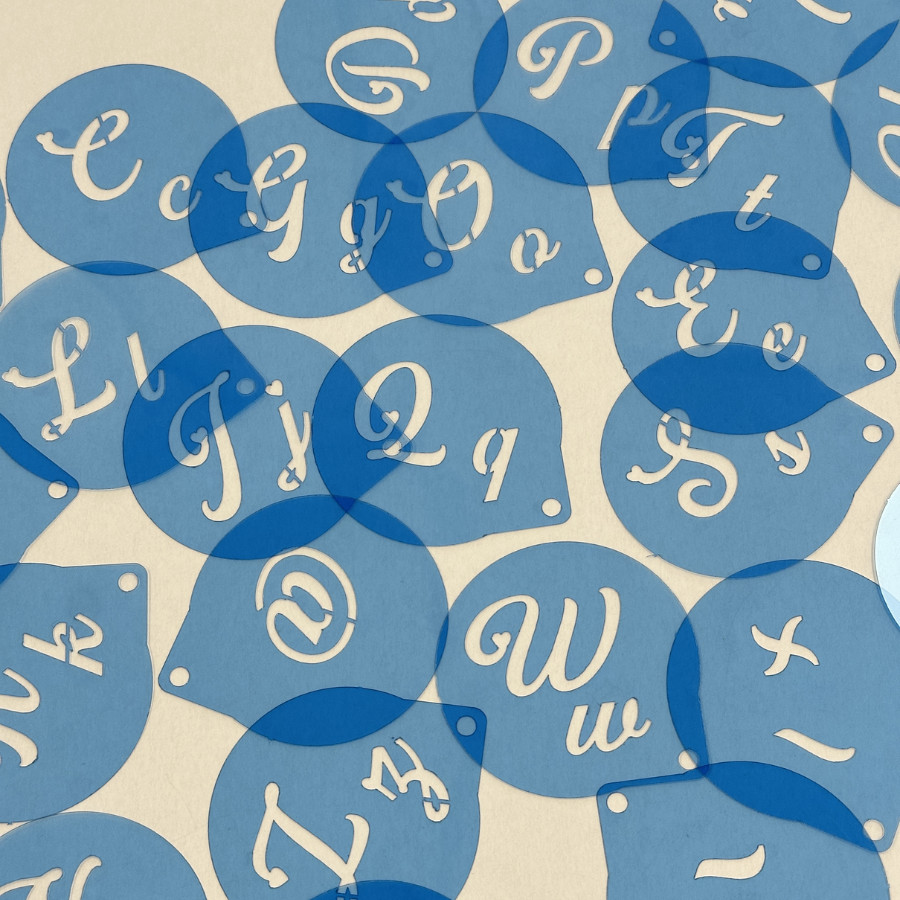 Kit Stencil Lavável e Reutilizável Alfabeto Modelo - A01 em Oferta na Shopee