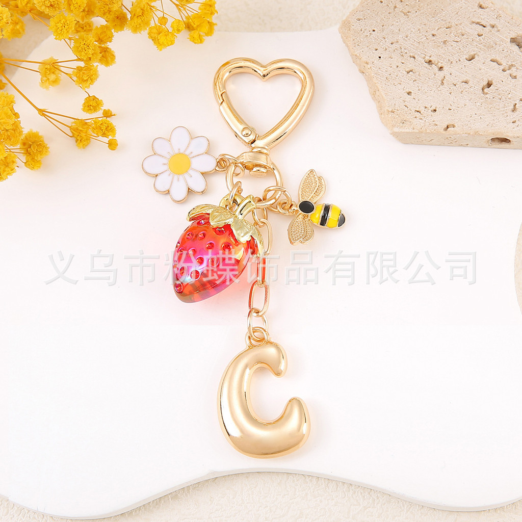 Transfronteiriço Venda Quente Morango Abelha 26 Alfabeto Inglês Pingente Em Forma De Coração Chaveiro Bolsa Feminina Ace