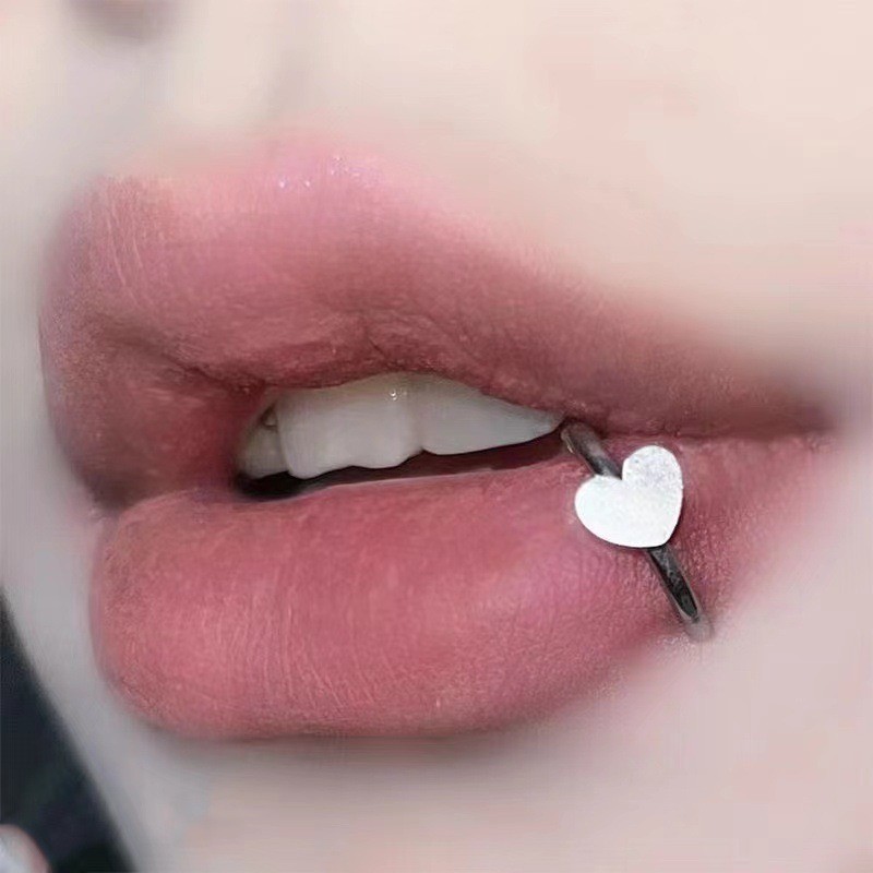 Piercing Labial Falso em Argola – Aço Inoxidável, Confortável e sem Furol