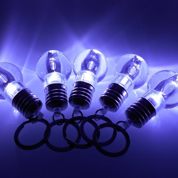 Kit 12 Chaveiros Lampada com Led Branco Frio Lembrancinhas/festa