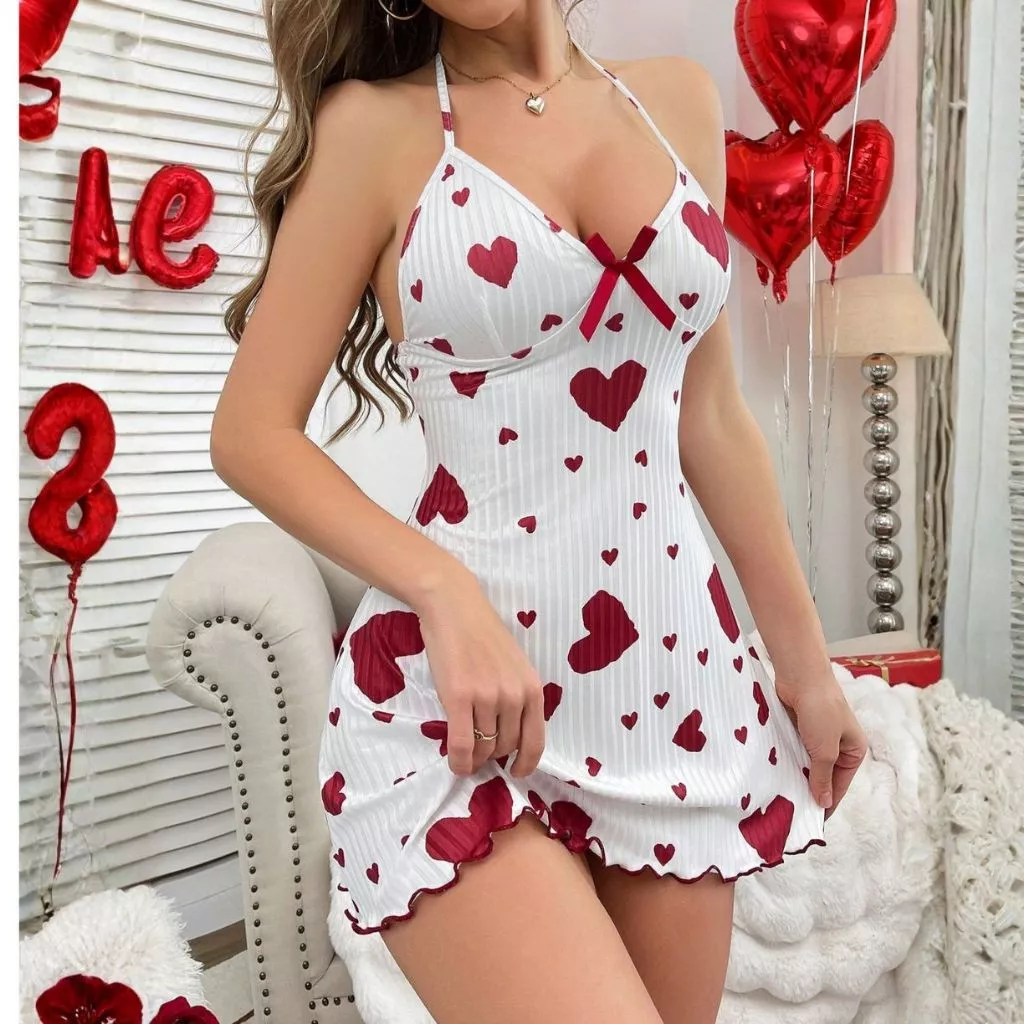 Camisola Curta Feminina Sexy Sem Bojo com Estampa de Corações Vestido Curto Sensual e Confortável