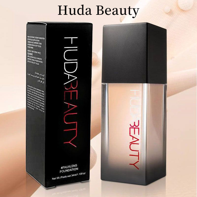 Base líquida hidratante iluminadora Huda Beauty com corretivo integrado