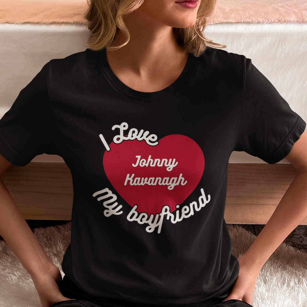 Camiseta T-Shirt Literaria Boys Of Tommen I Love Johnny Kavanagh Binding 13 My Boyfriend Blusa Feminina