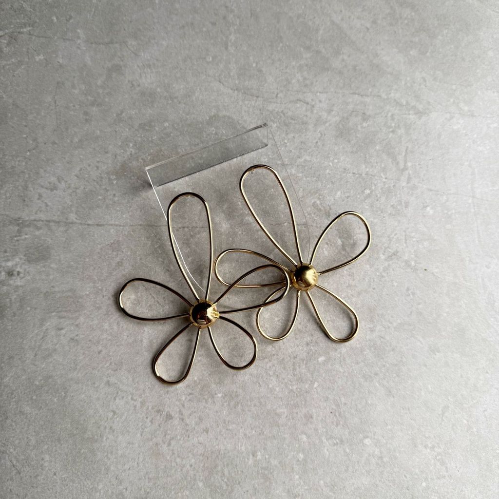 Maxi brinco Flor de Arame Dourado