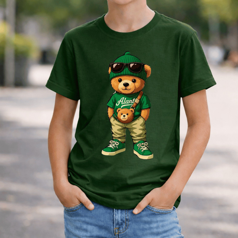 Camiseta Infantil Masculina Estampada com Urso de Roupa Verde Estampa Grande DTF Camisa 100% Algodão Confortável e Macio