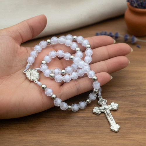 Terço Artesanal com Pedras de Acrílico Branco_Metais Prata em Oferta na Shopee