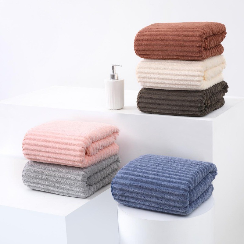 Toalha de Banho Flanela Coral Premium 70x140cm Super Absorvente, Macia, Secagem Rápida para Banho e Praia em Oferta na Shopee