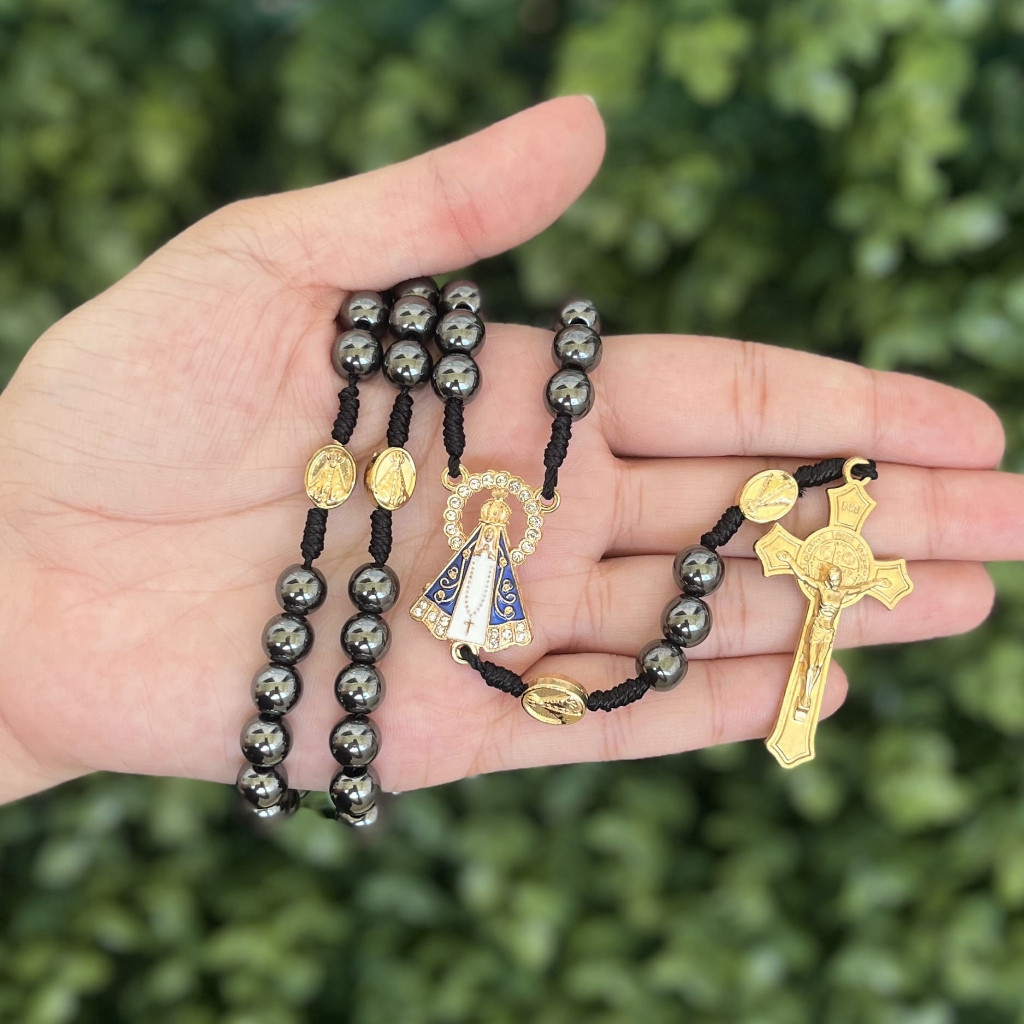 Terço Hematita pedra da Saúde de Nossa Senhora Aparecida Dourado com fecho Pescoço