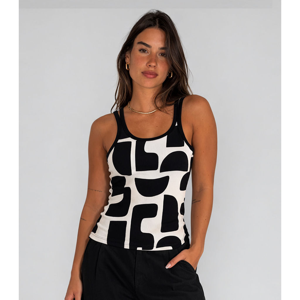 Regata Feminina Com Abertura Na Alça Infinita Cor Bege em Oferta na Shopee