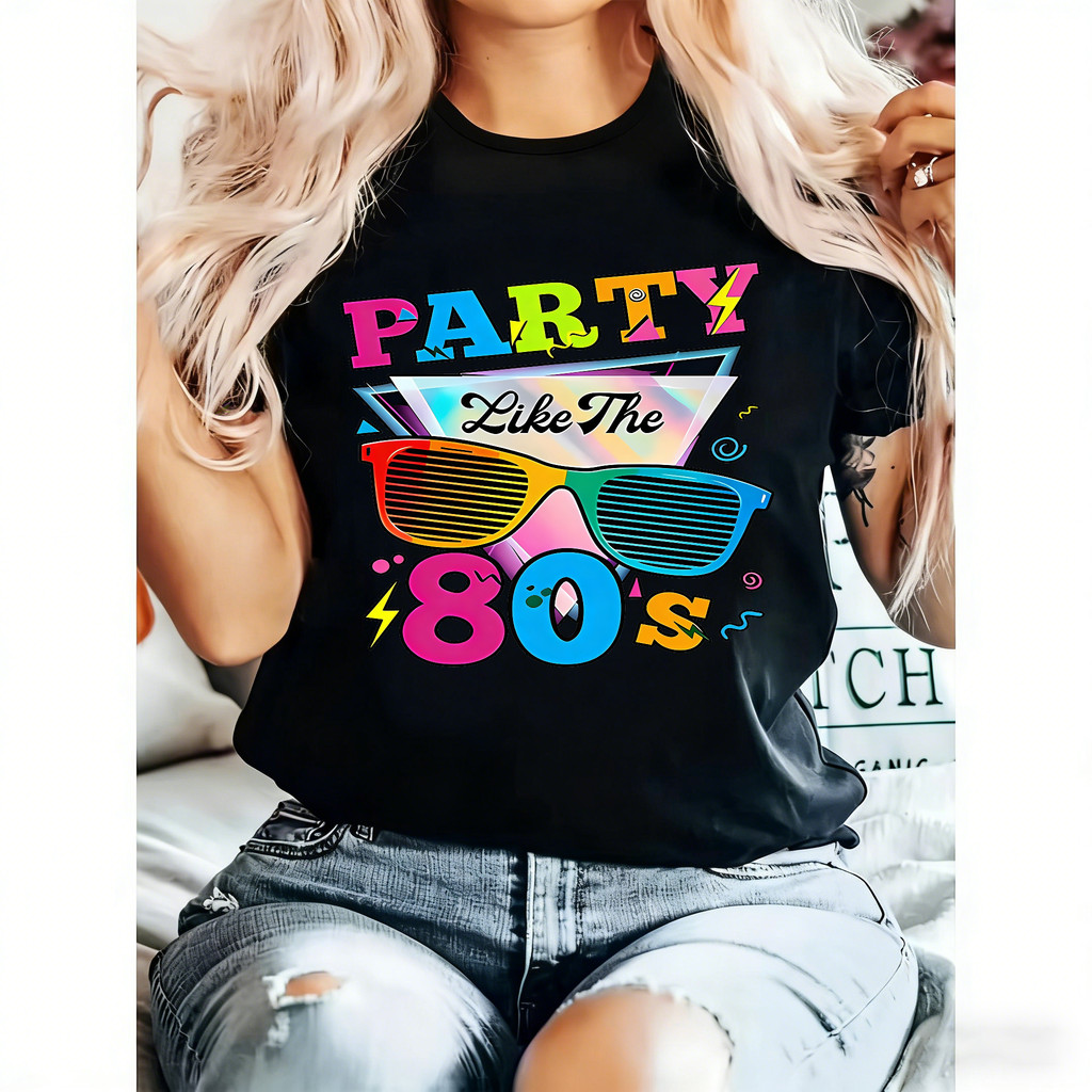 Camiseta Feminina Estampa 80s Retro Colorida Laranja Azul Amarelo Estilo Moda Feminina