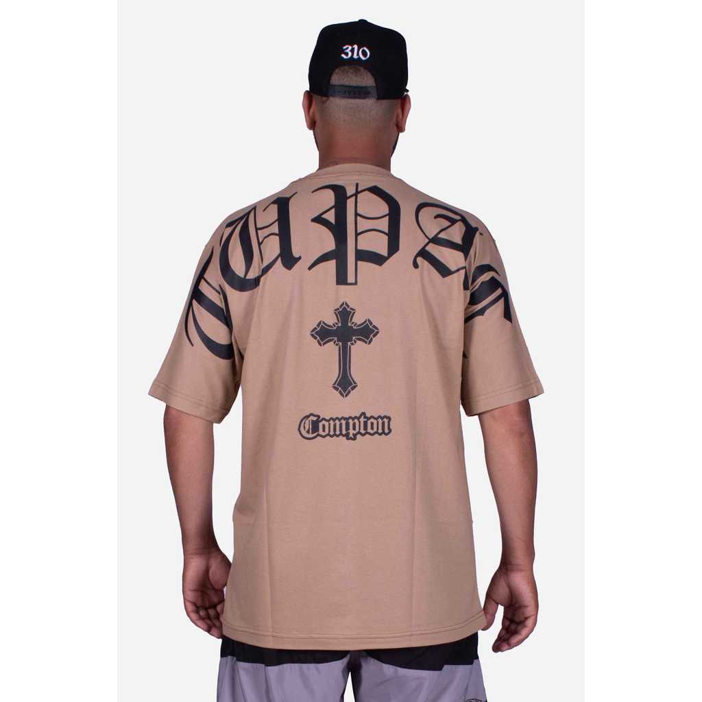 Camiseta Compton Oversized Tupac Caqui
