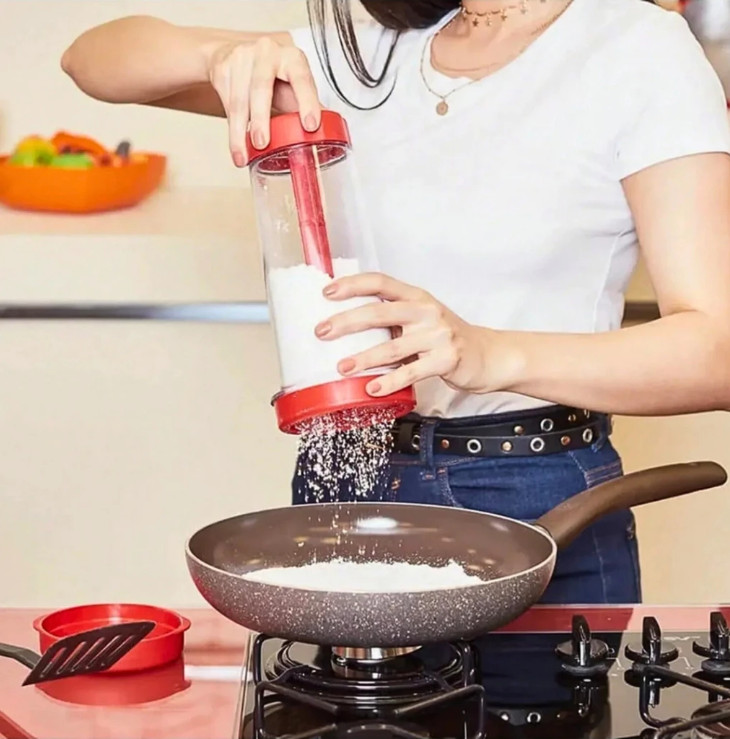 Tapioqueira Peneira e Armazena Polvilhador De Tapioca Armazena Beiju - Diversas Cores - NL