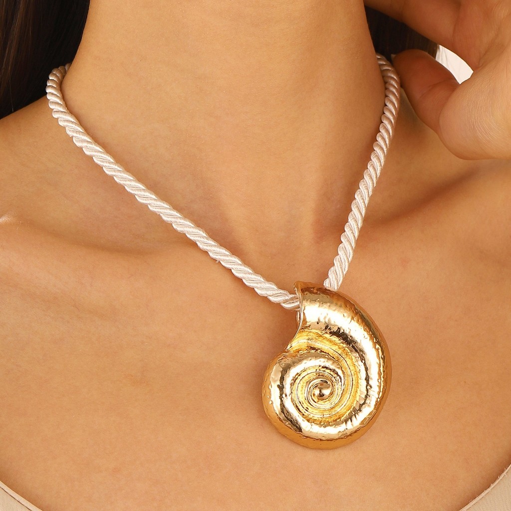 Único praia férias estilo concha colar liga colar feminino exagerado Metal pingente acessórios em Oferta na Shopee