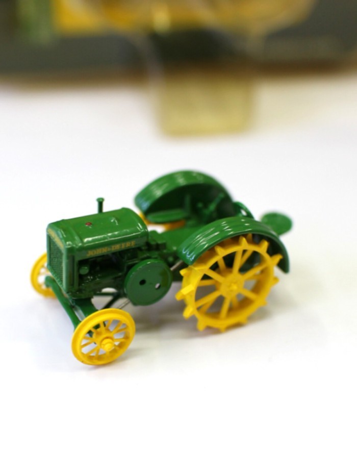 Comércio exterior 1/87 JOHN DEERE Trator JOHN Dier Trator Liga Modelo HO Cena Decoração