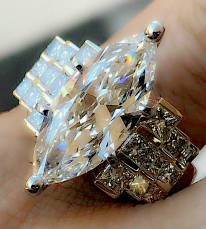 Rubi novo estilo feminino banquete incrustado olho de cavalo zircão anel europeu americano simulação criativa anel de di