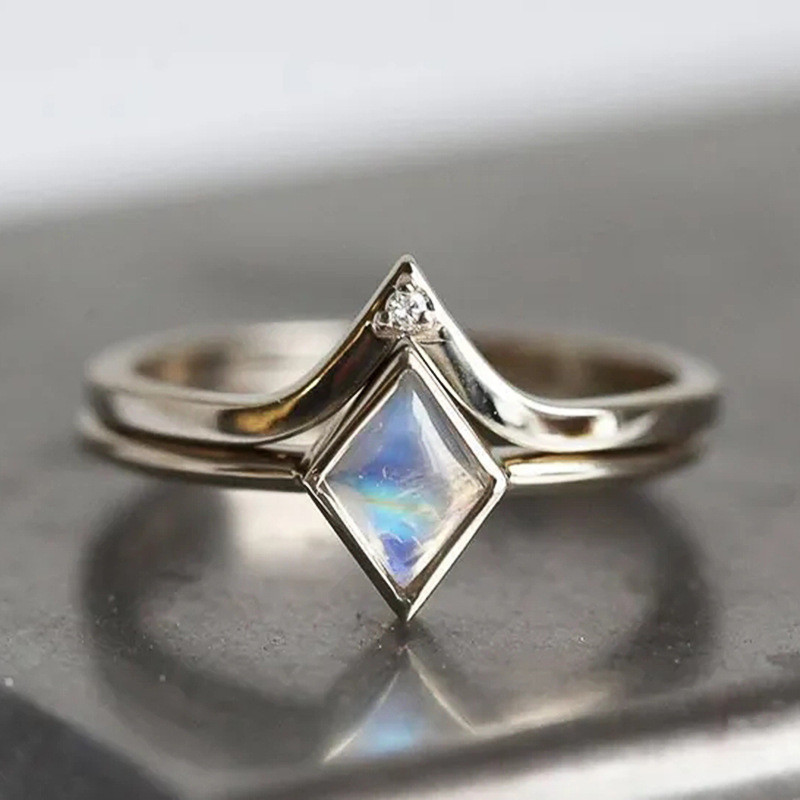 Ruby * Europeu Americano Simples Elegante Anel Único Imitação Moonstone Anel de Diamante Anel Retro Geométrico de Alta Q