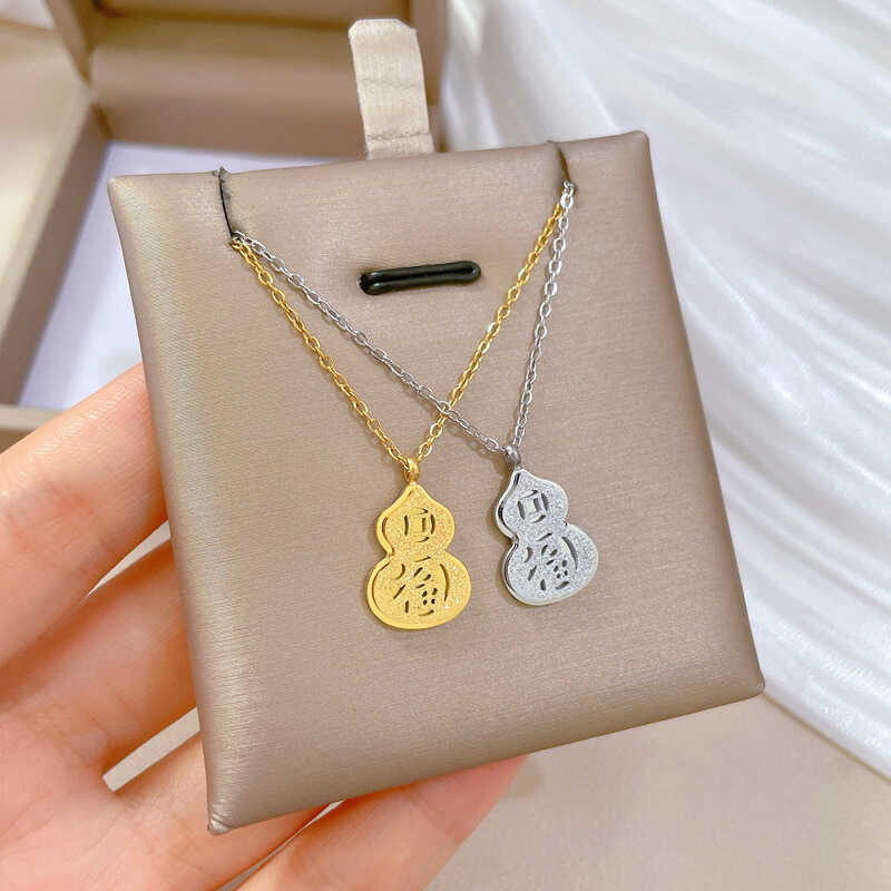 Corpo inteiro titânio aço folha de ouro sorte cabaça estilo minimalista forno colar de ouro Real feminino ins clavícula 
