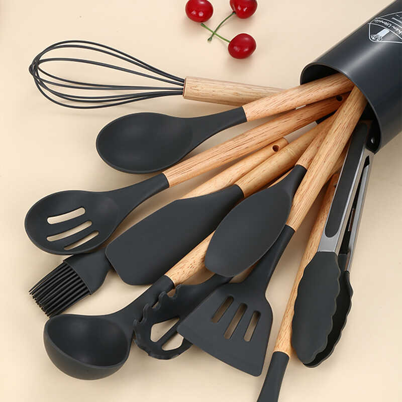 Utensílios de cozinha de silicone conjunto de 12 peças alça de madeira conjunto de silicone panela antiaderente resisten