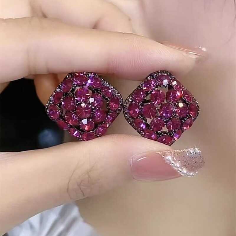 Novo estilo diamante cheio de diamante brincos feminino Retro luz luxo High-End All-Match brincos moda requintado brinco