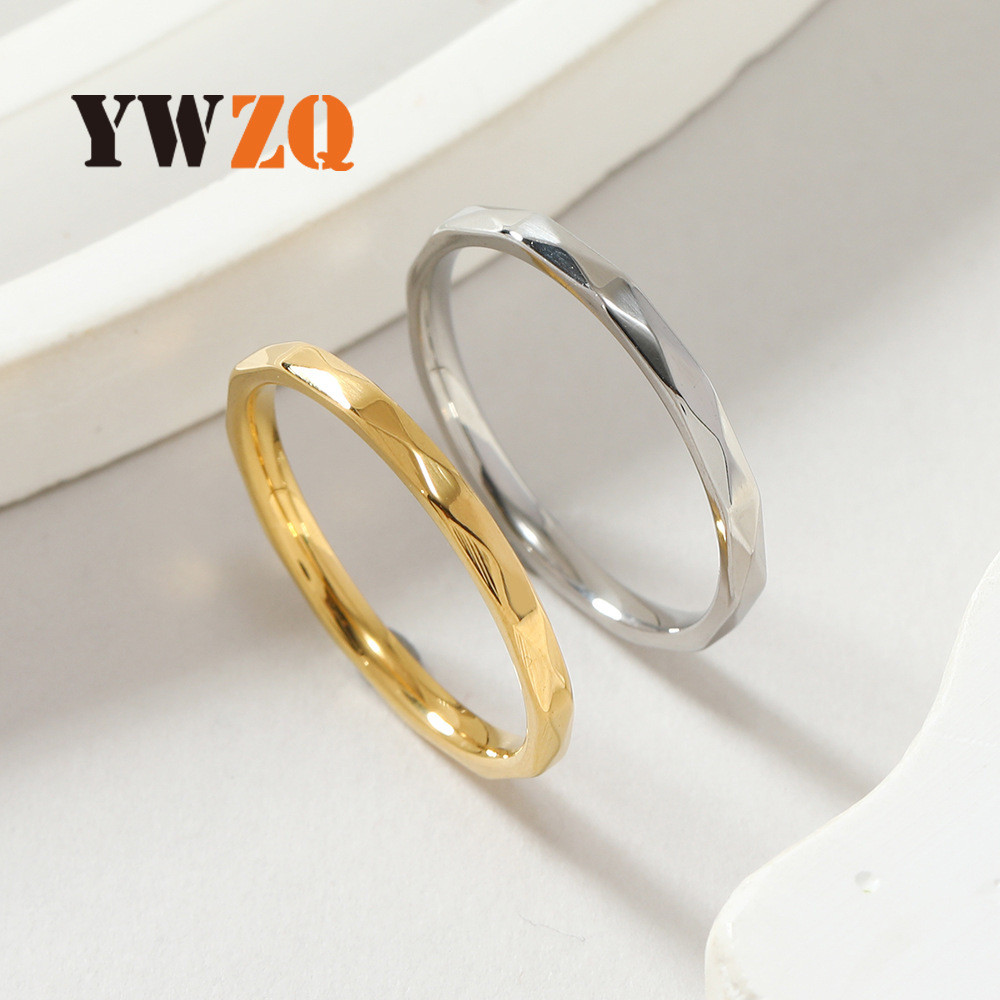 R RUBY Anel de Aço Inoxidável Moda 2mm Multi-Diamante Rosto Anel Simples Anel de Casal Anel de Design de Nicho