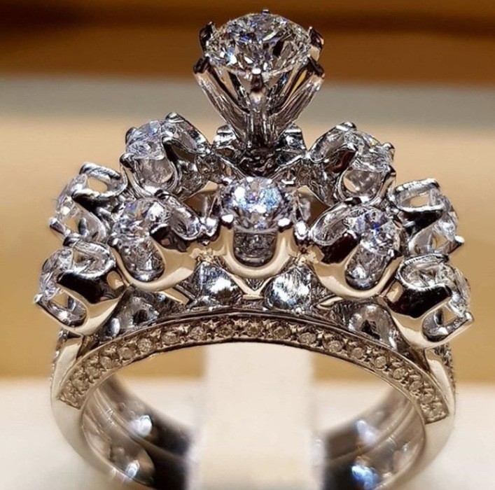 R RUBY Novo Estilo Criativo Oco Diamante Anel de Noivado Europeu Americano Simulação Anel de Diamante Anel de Banquete d