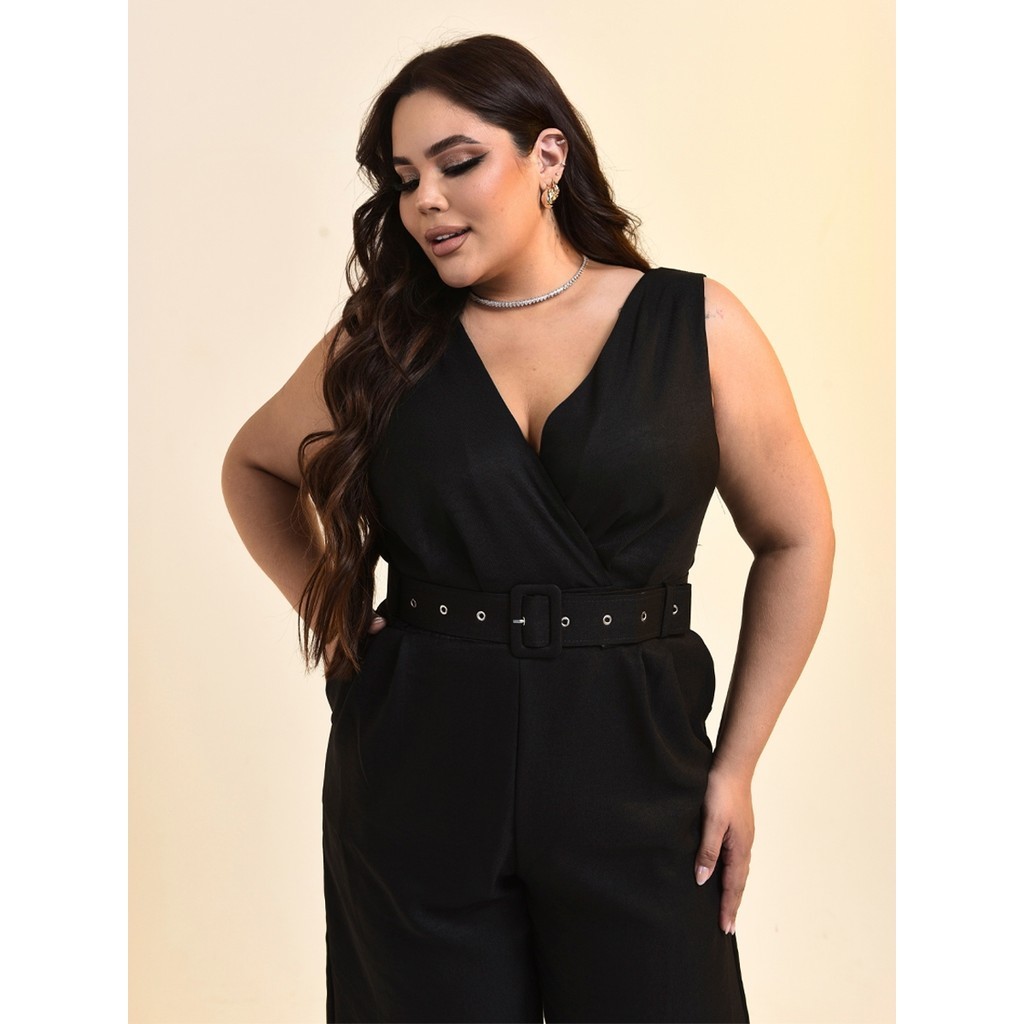 Macacão Plus Size Pantalona Gola V Algodão Alfaiataria.