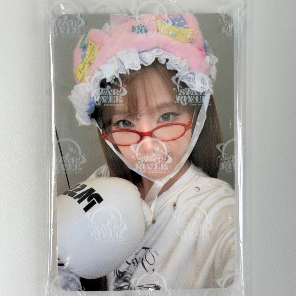 [OFFICIAL] StarRiver YENA [ LOVE CATCHER ] PHOTOBOOK POB PHOTOCARD — imagem 2 de 2