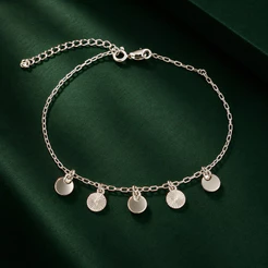 Pulseira com Medalhas Detalhadas em Prata 925 – Elegância e Movimento