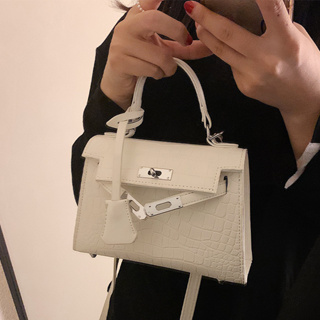 Padrão de crocodilo High-End saco feminino primavera verão 2025 novo estilo na moda portátil pequeno quadrado saco All-M em Oferta na Shopee