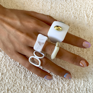 4 Pcs Trendy Big White Acrylic Finger Rings Set for Women Hollow Open Anel Aberto Ajustável Jóias De Moda Coreana 2024 Acessórios Na Mão Presentes Femininos