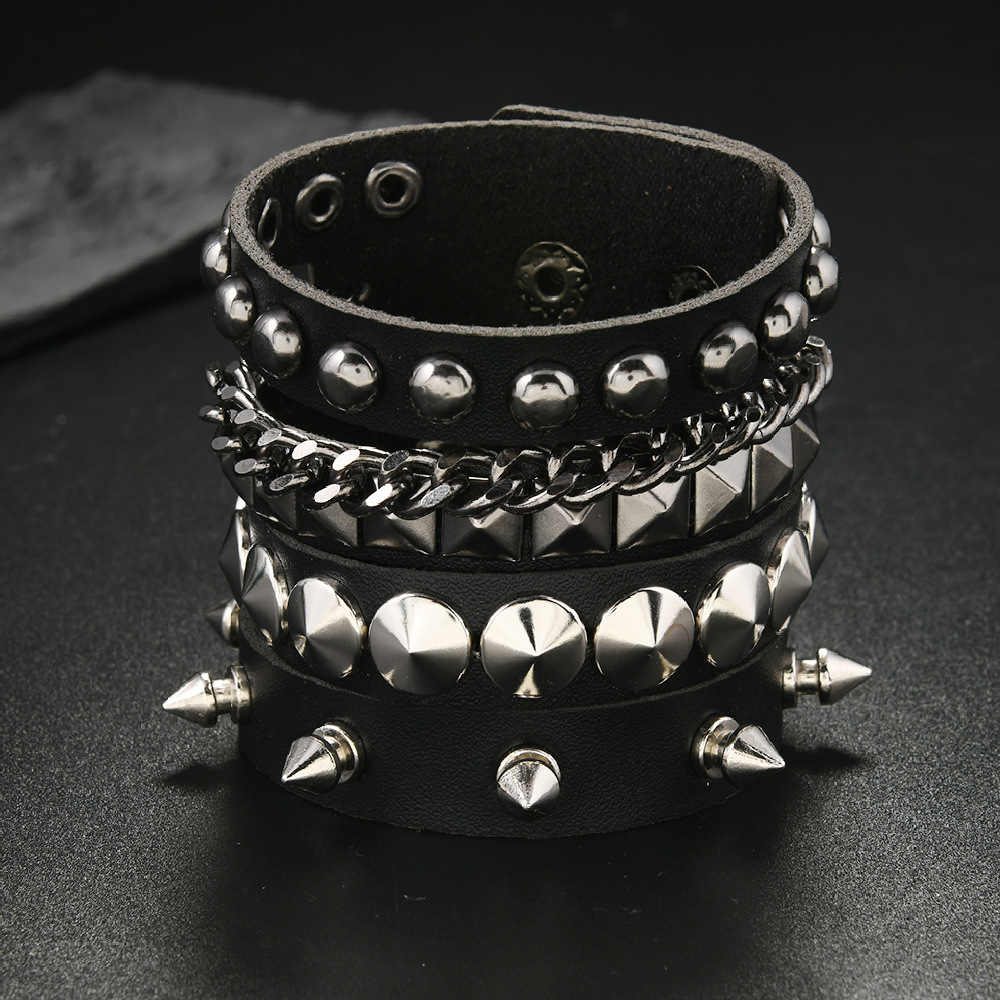 Pulseira de couro PU estilo gótico punk, única para festas de Halloween e Natal. em Oferta na Shopee