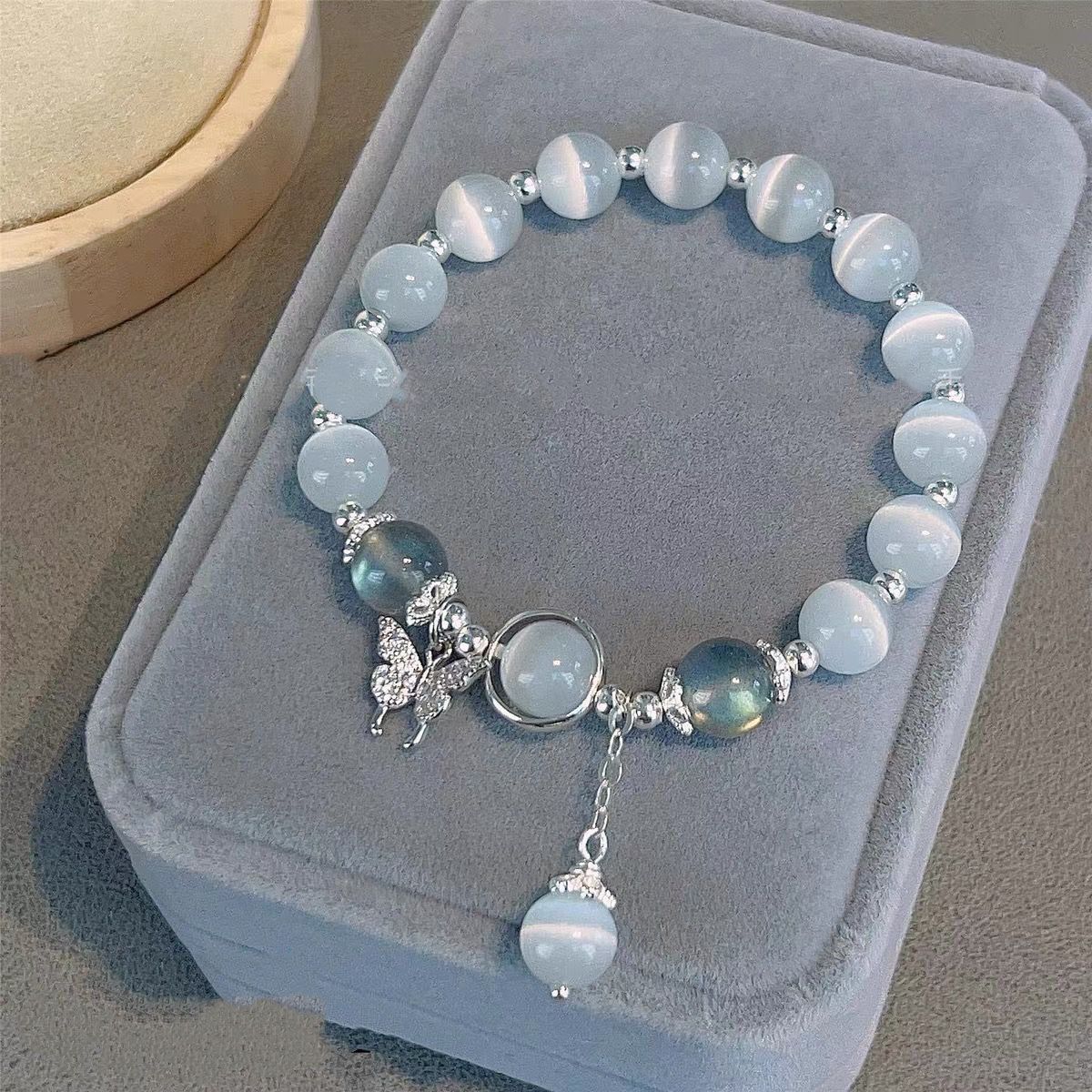 Imitação Pulseira Opala Crystal Butterfly Pulseira Design Niche Gray Moonlight Bracelet Temperamento Presente Estudantil Trendy
