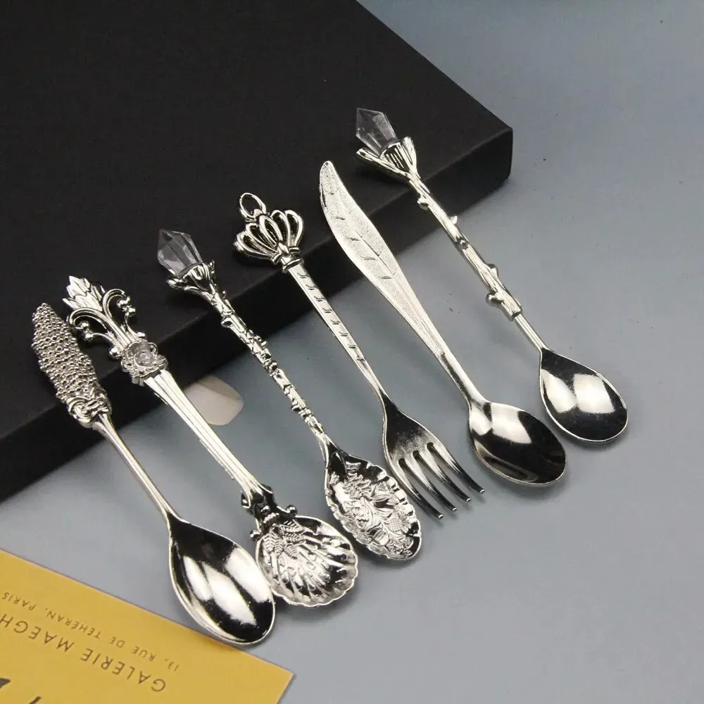 6 Peças/Conjunto Colherzinhas de Café e Chá Vintage Esculpidas Retro Liga de Zinco Sobremesa Utensílios de Mesa para