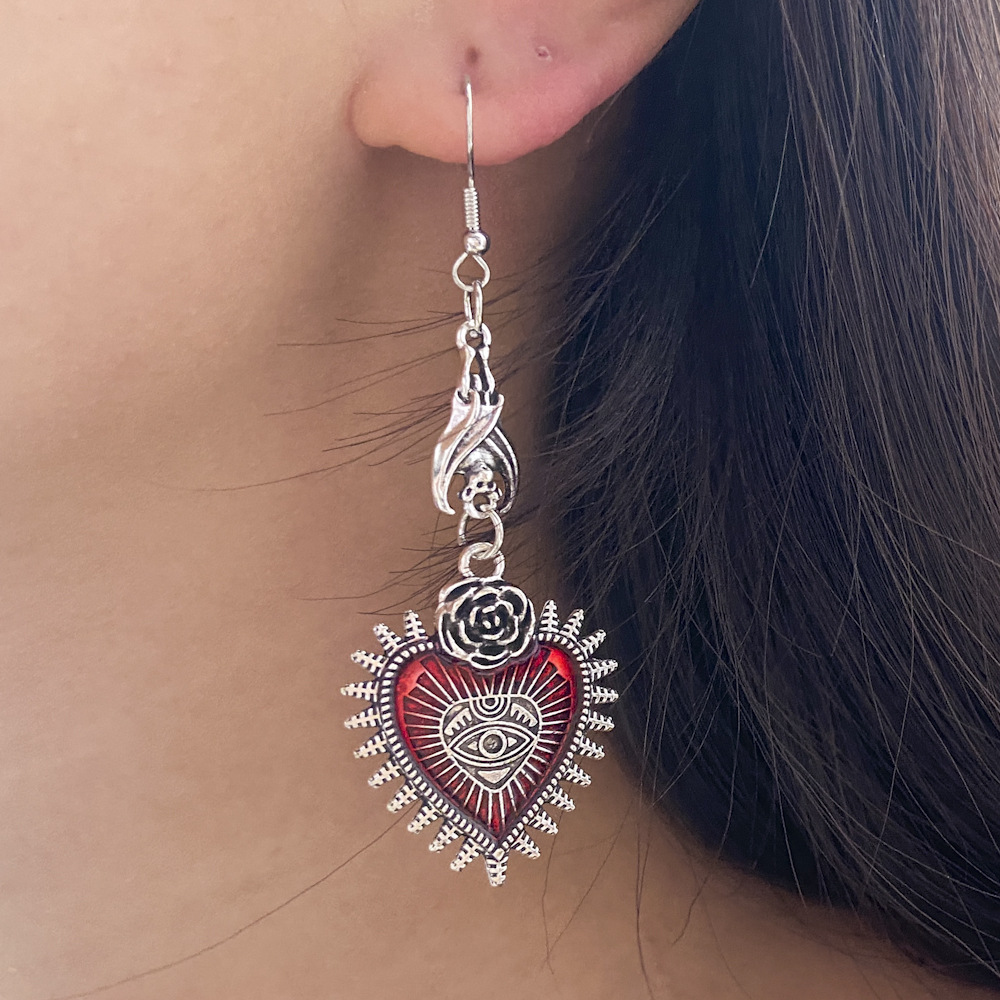 Novo Estilo Europeu Americano de Brincos Criativos Dark Retro Black Red Love Heart Earrings exclusivos Gothic Punk Earrings