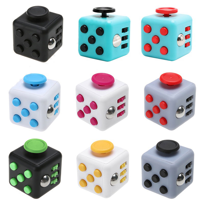 1pc Rubik's Cube Toys Ajudam A Aliviar O Estresse Para Adultos E Crianças em Oferta na Shopee