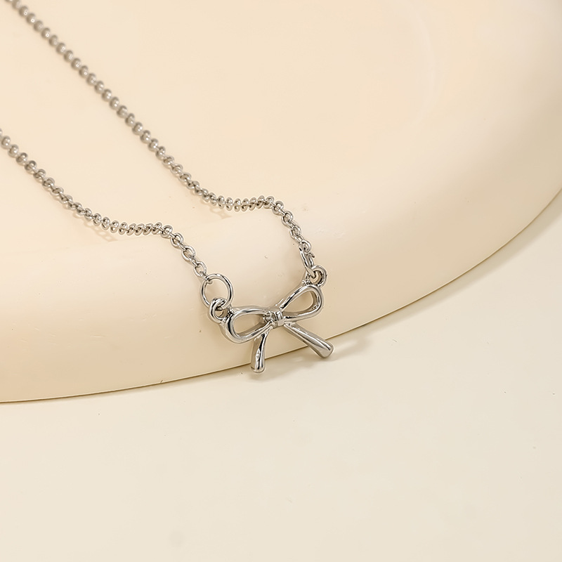 Colar De Luxo Leve E Pingente De Arco Simples Nicho Feminino Design Highend Feeling Collarbone Chain Novo Popular Versátil