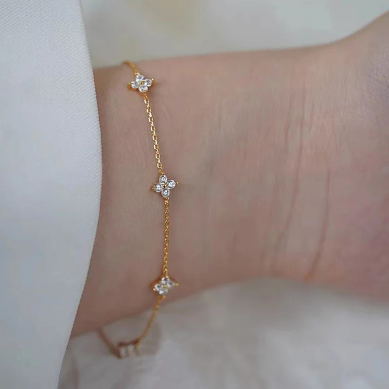 Pulseira Estilo Francês De Uma Peça , Pingente De Trevo De Quatro Folhas Brilhante Doce Para Mulheres , Design De Luxo M