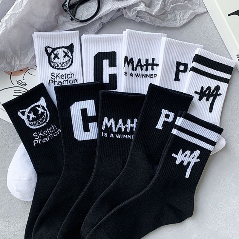 5 Pares De Meias Masculinas Respiráveis De Comprimento Médio Para Todas As Estações , Com Lindos Padrões De Letras Em Pr em Oferta na Shopee