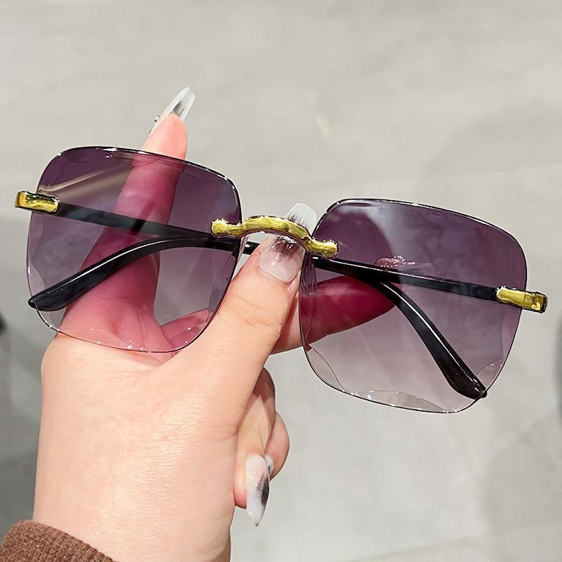 Óculos De Sol Quadrados Coreanos UV400 Para Mulheres Com Lente Gradiente Sem Aro Praia Essencial em Oferta na Shopee