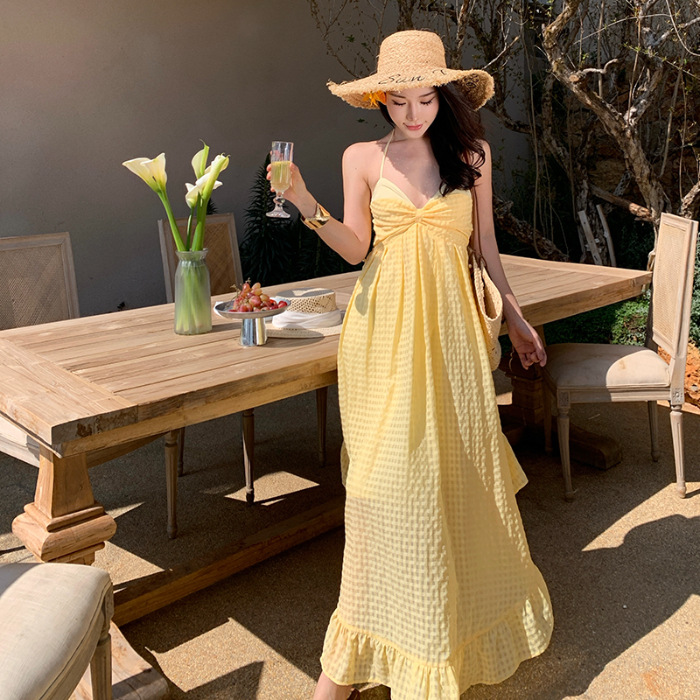 Vestido Longo Feminino Elegante Amarelo Com Gola Halter , Costas Nuas , Copos Acolchoados Embutidos , Férias Na Praia Pa