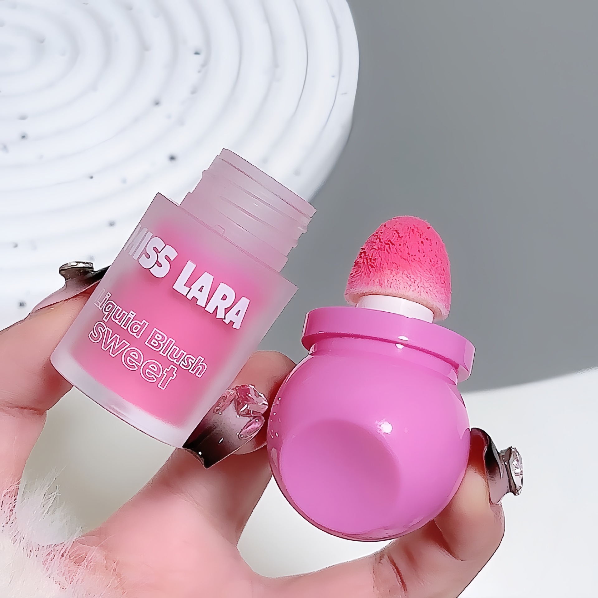 MISS LARA Blush Líquido Construtível: Aumenta e Diminui, Brilho Natural de Baixa Saturação para um Toque de Saúde Jovem
