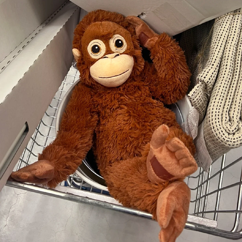 Gorila de pelúcia fofa, macaco de braços longos