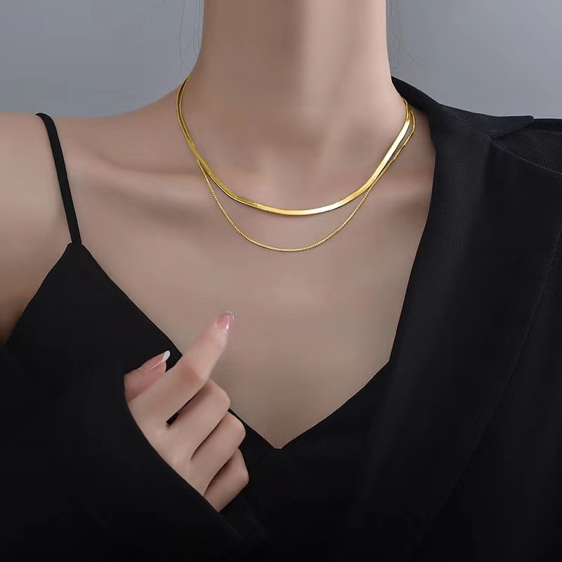 Colar Feminino de Corrente Dupla Camada em Cobra - Joia Choker Elegante e Luxuosa