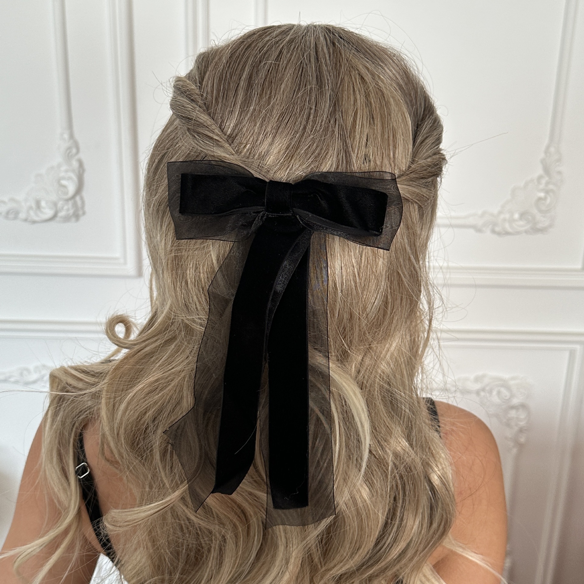 Elegante e minimalista, este laço de fita preta com presilha para cabelo é um acessório de alta qualidade para mulheres,