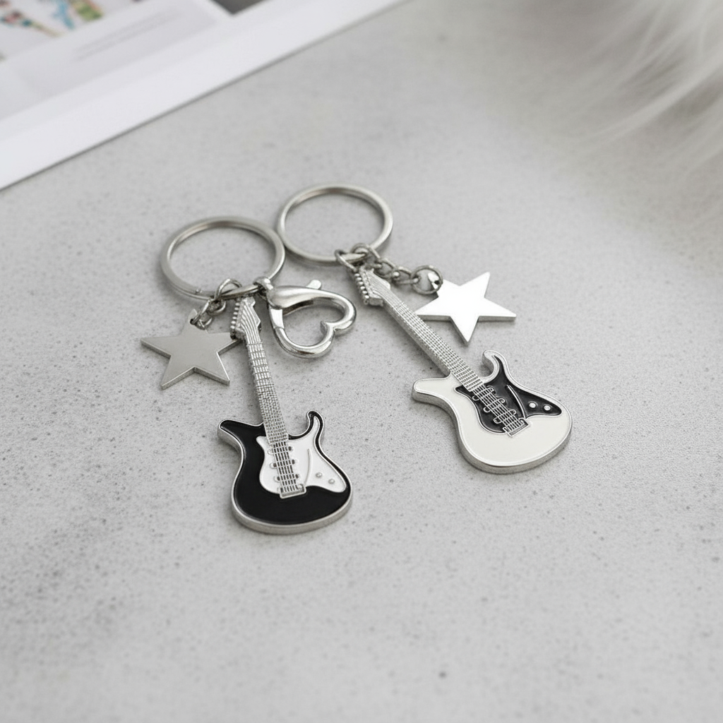  XJ - Chaveiro de Instrumento Musical Adorável com Design de Guitarra para Casais, Meninos, Meninas e Chaveiros de Carro