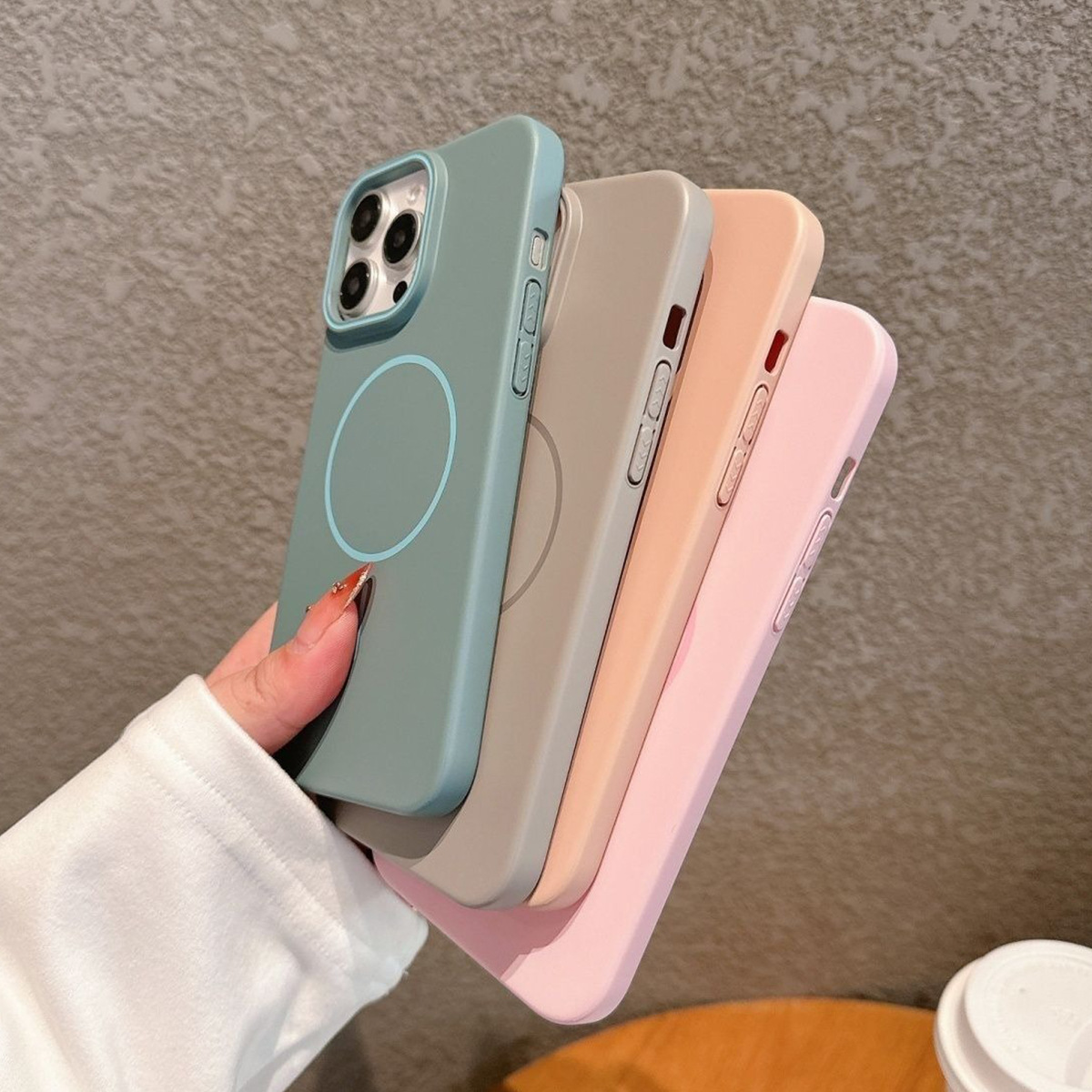 Capa de silicone magnética de cor sólida adequada para iPhone 16 15 14 Plus 13 12 11 Pro Max 7P, macia ao toque e