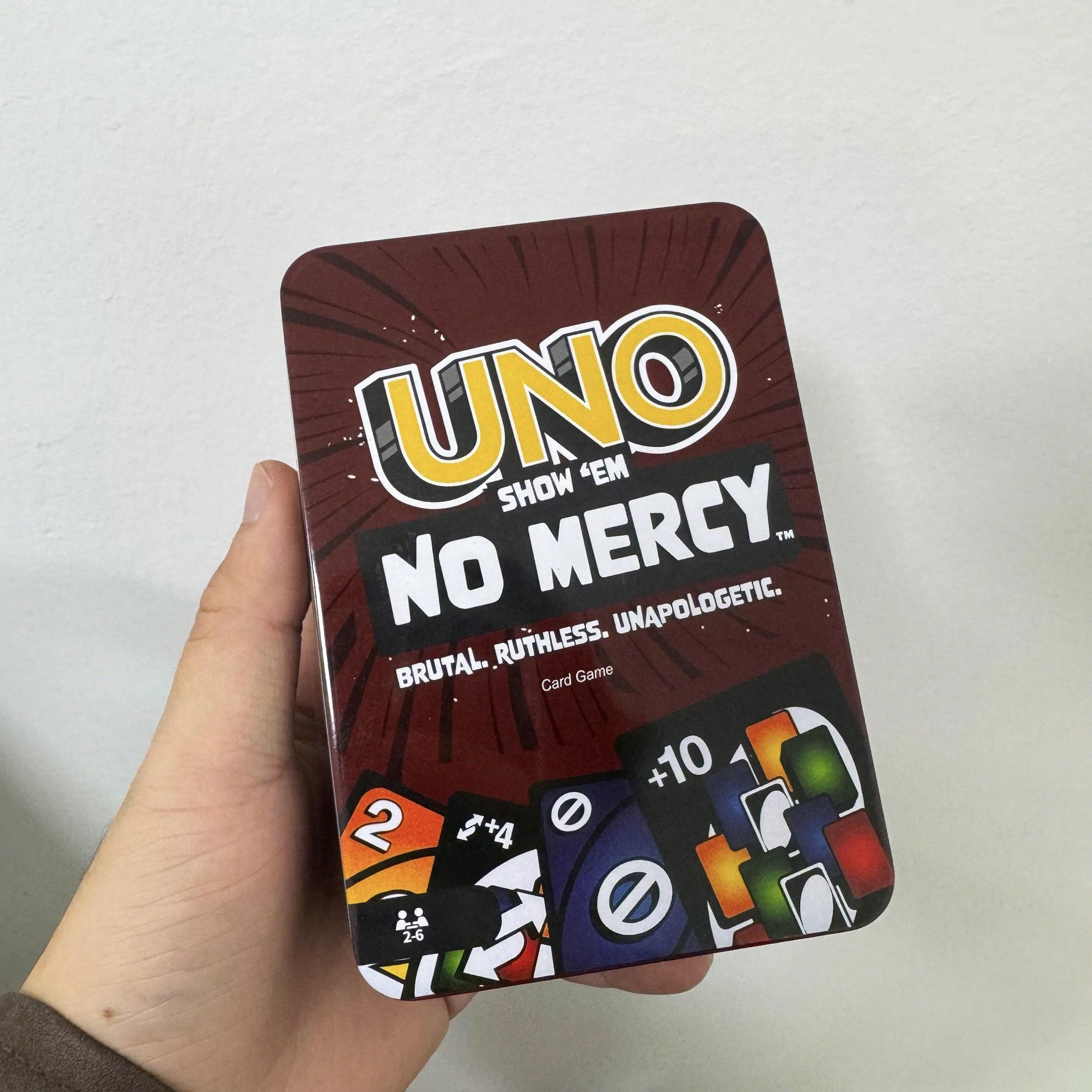 Mattel Games UNO Card Game Para A Noite Familiar Com Cartas Especialmente Projetadas Jogadores Canhotos Em Caixa De Lata